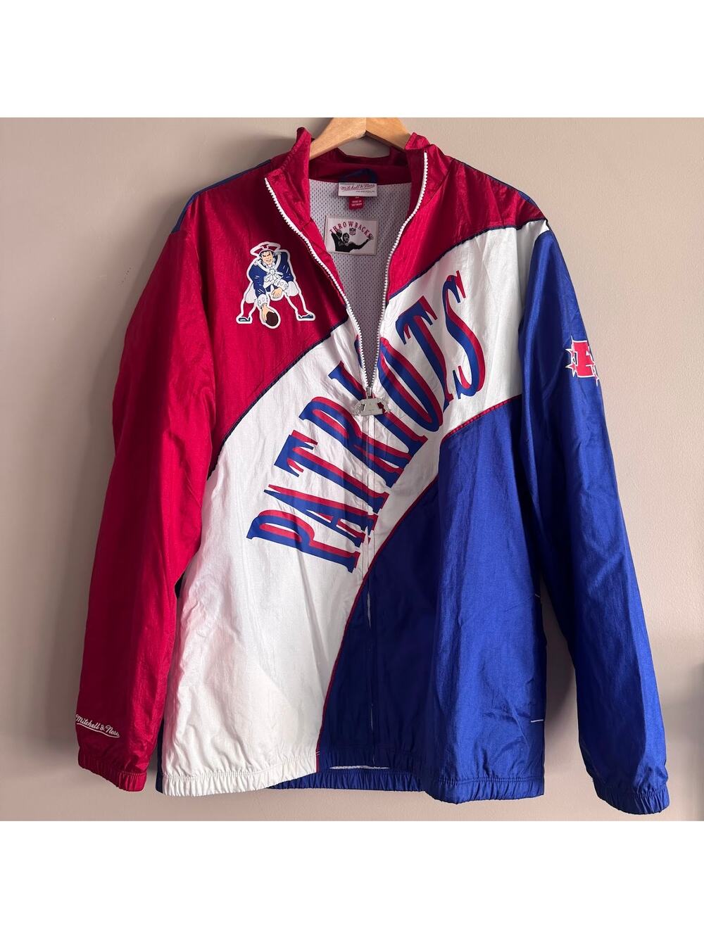 Mitchell & Ness Patriots Windbreaker Jacket NFL Throwbacks Vintage Style Large